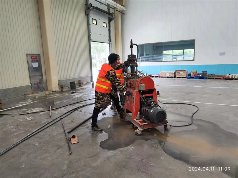 灵台厂房地面下沉塌陷注浆加固施工